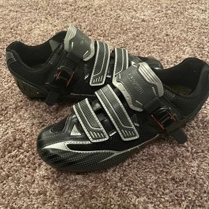 Spinning/cycling shoes with cleats!